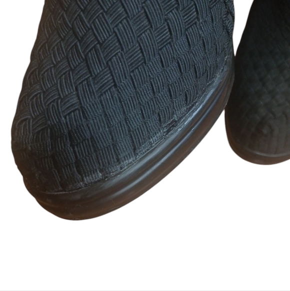 bernie mev Black Woven Textured Heels Women's Black Ankle Booties. Size 8 - Picture 11 of 12